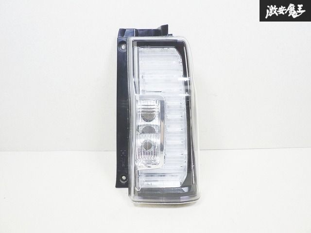 LA600S タントカスタム　純正テールランプ　後期　右側 ダイハツ☆タント☆タントカスタム☆LA600S☆テールランプ☆純正