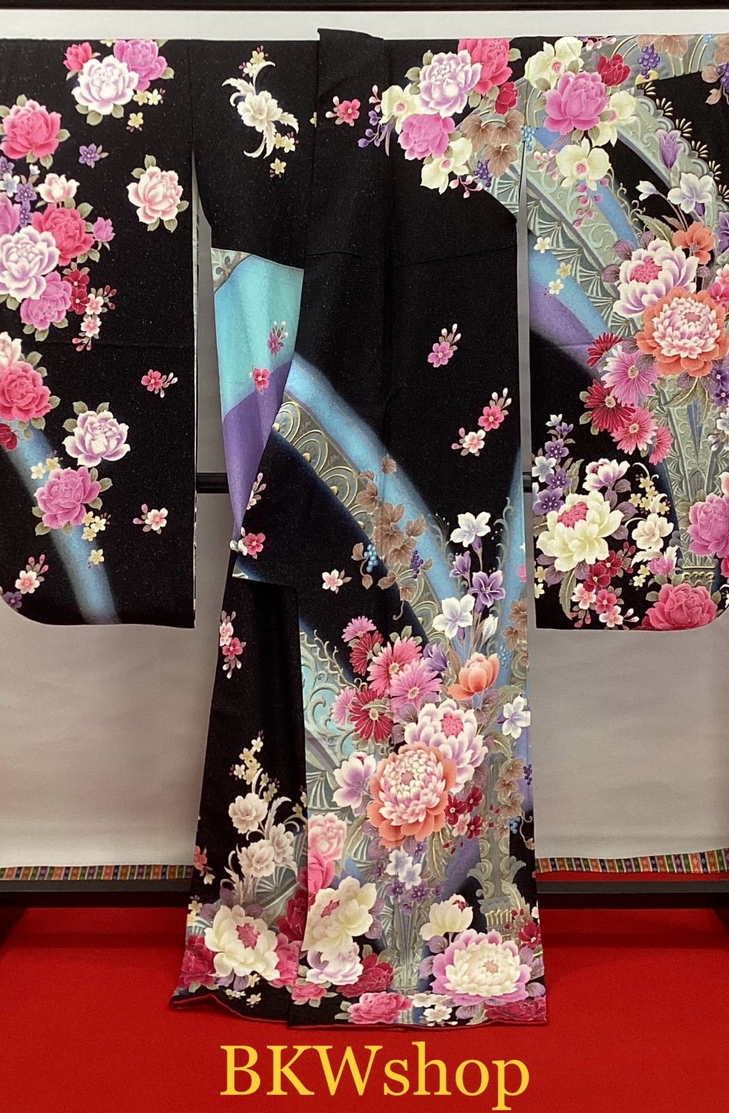 黒地ブルー暈し花柄