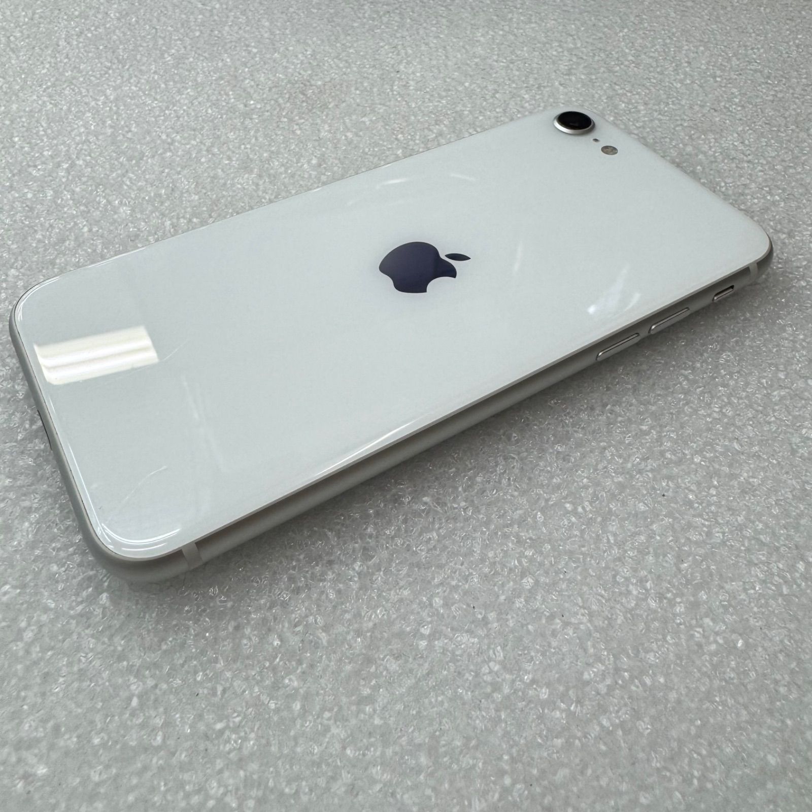 iPhone SE2 64GB ホワイト 液晶傷あり SIMロックあり - メルカリ