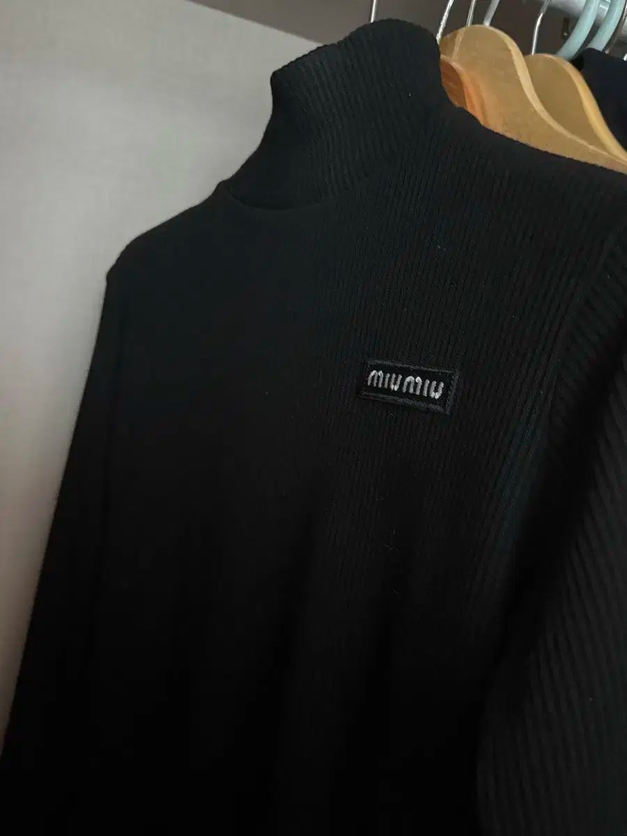 MIU MIU ミュウミュウ 正規品 トップス ハイネック