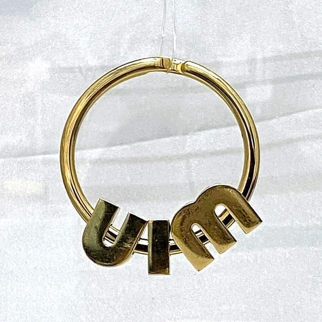 【希少 / 美品】ミュウミュウ バングル ロゴ ゴールド金具 ピンク miu miu ミュウミュウ ロゴ ビジュー ブレスレット バングル