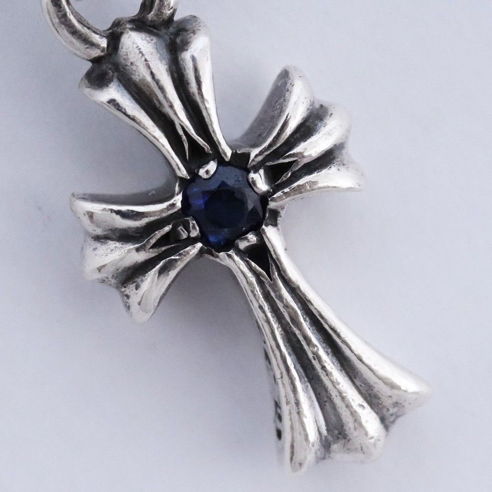 CHROME HEARTS CHクロスベビーファットチャーム with 2Pブルーサファイア シルバー WWW_WOWDIGSITE_COM