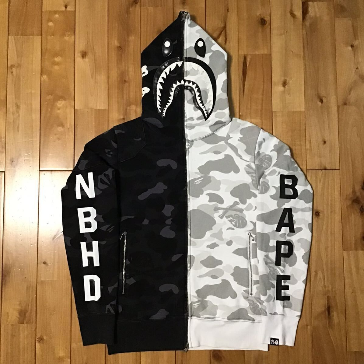 A BATHING APE×NEIGHBORHOODジップアップパーカー
