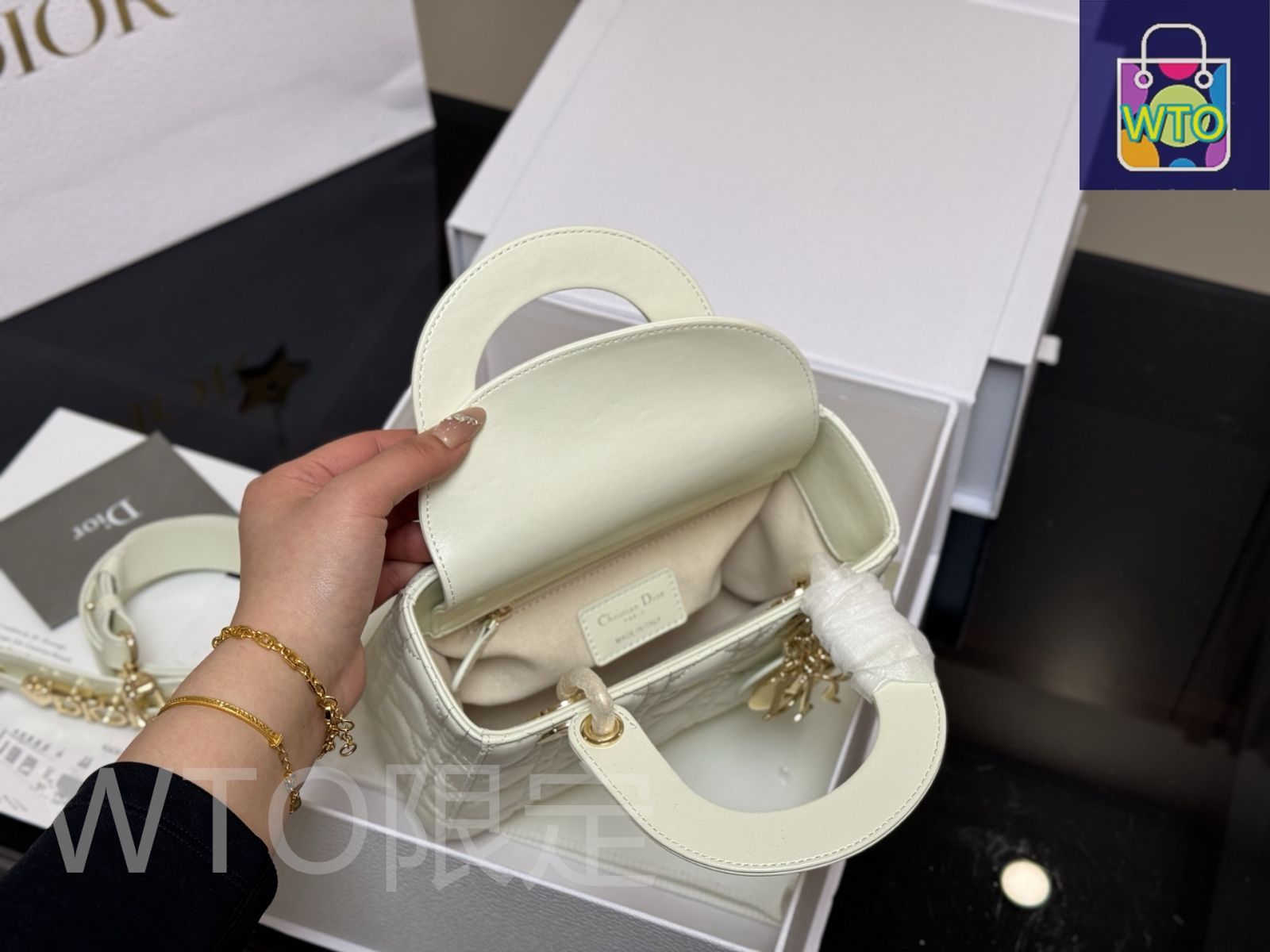 超美品 LADY DIOR レディーディオール~~ DIOR】永遠のアイコン「レディ ディオール」最新作ができるまで