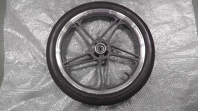 LY125 LWBPCJLA6M1011xxx の フロントホイール タイヤ 1758849437