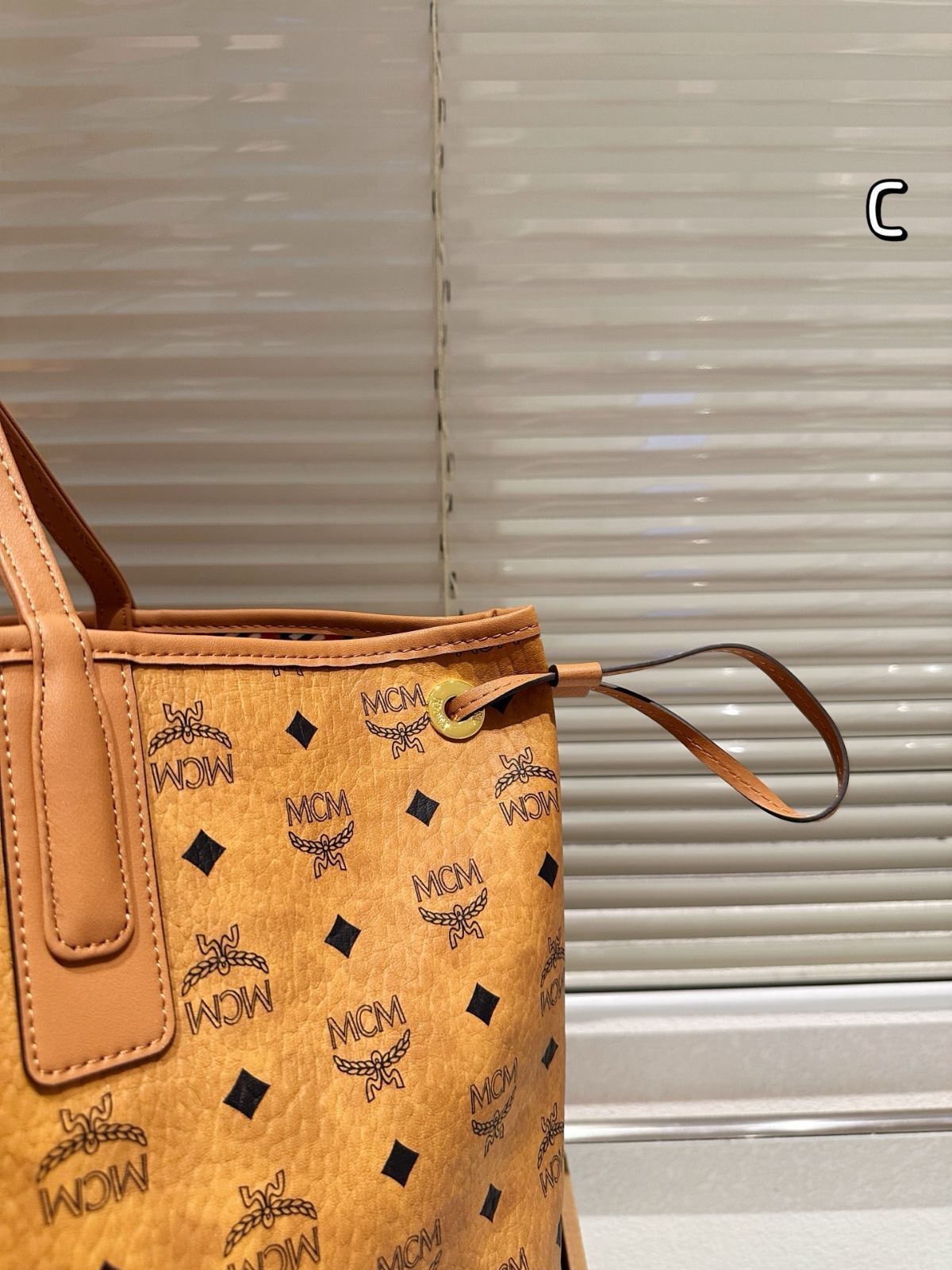 今日特価】Mcm ショッピングバッグ 2 ピースセット-MM輸入2