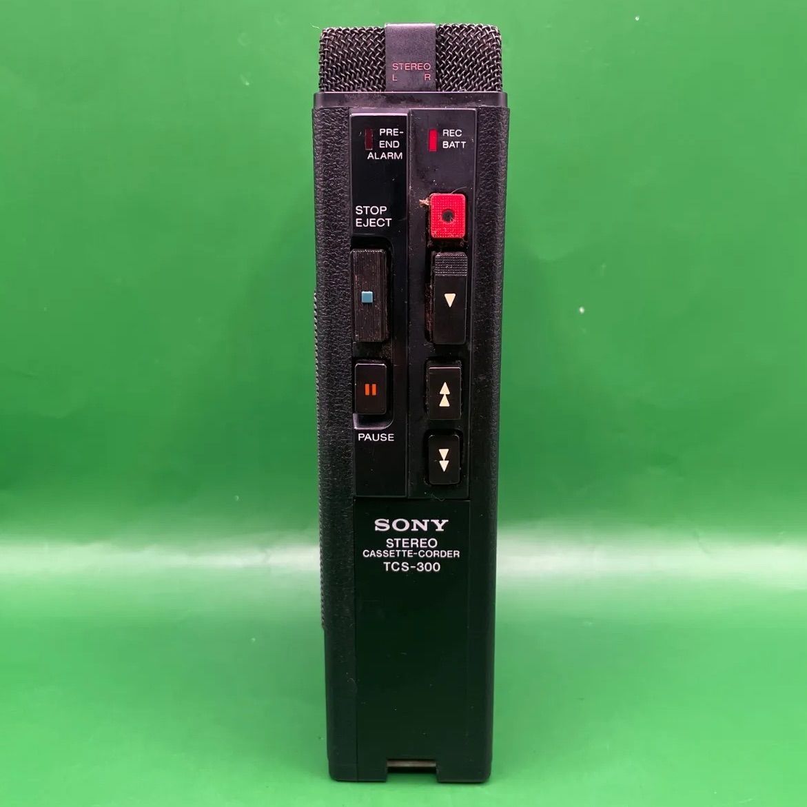 ジャンク品】SONY カセットレコーダー 『TCS-300』ケース付き