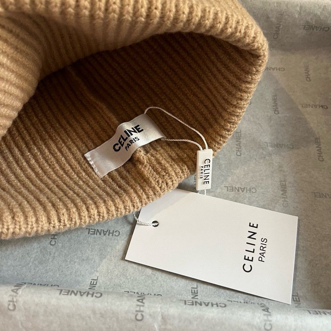 CELINE★ロゴニットキャップ セリーヌ 帽子 偽物 合わせやすい ベーシック ロゴ入り ニット