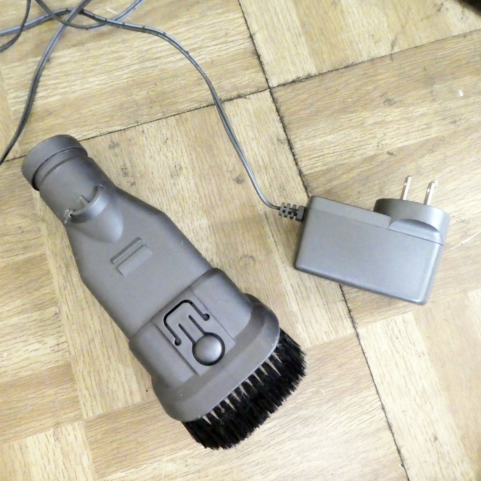 R270【激安】ダイソン ハンディクリーナー dyson root 6（DC16