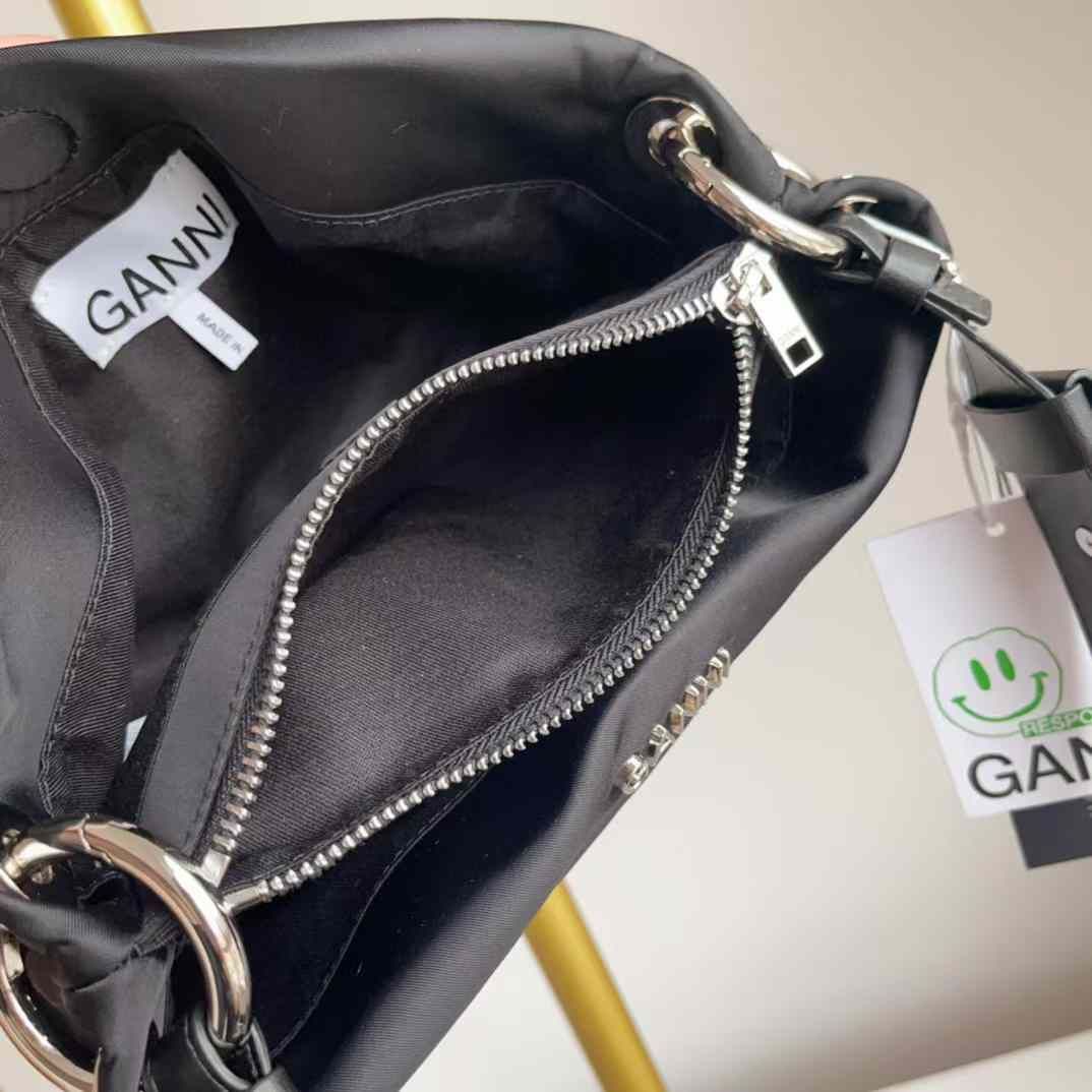 GANNI Pillow ピロー ミディアム バゲット ショルダー - メルカリ