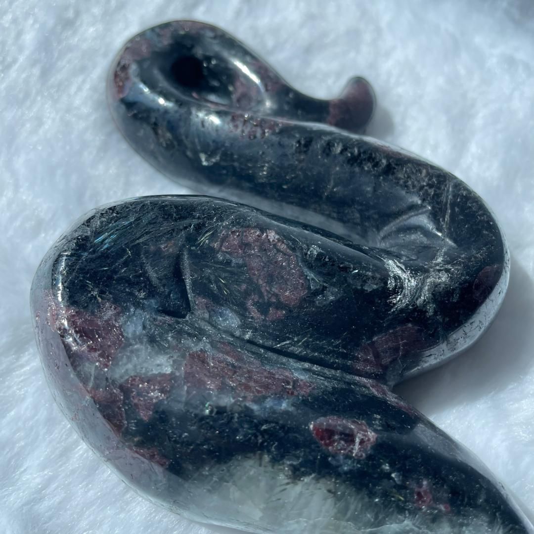 【希少 インド産 ガーネットインヌーマイト】蛇 置物 一点物 早い者勝ち 希少 インド産 ガーネットインヌーマイト】蛇 置物 一点物 早い