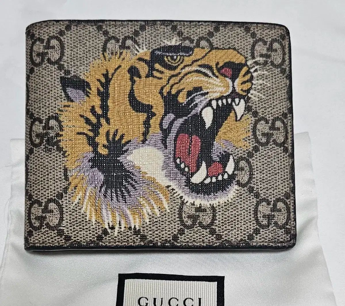 ☢ GUCCI グッチ 二つ折り財布 付属品 ほこり バッグ 欠陥はありません