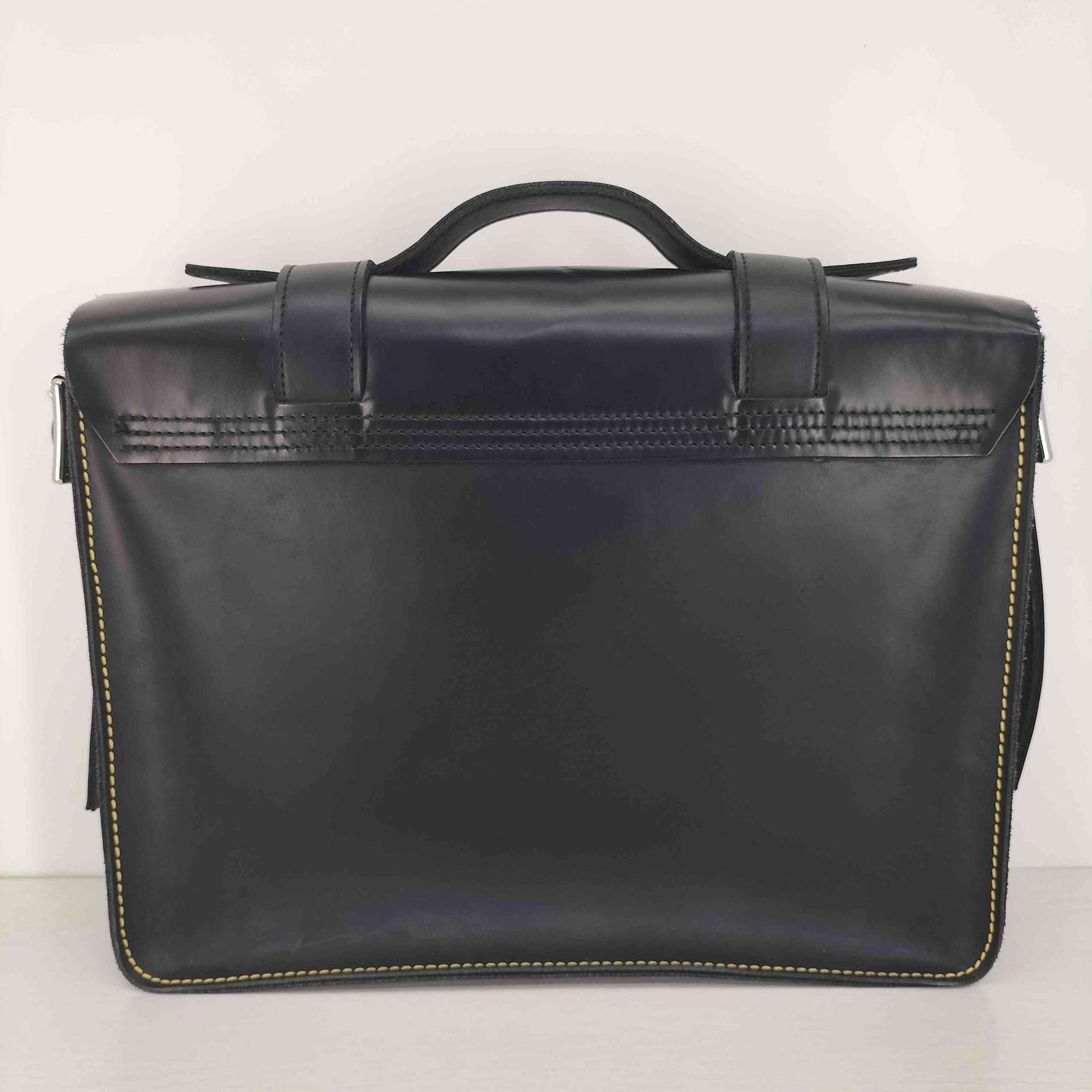 ドクターマーチン Dr.Martens SATCHEL BAG 13インチ レザー