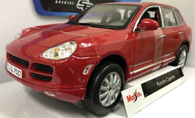 レア！マイスト 1/18 赤のポルシェ カイエン Maisto (マイスト) Porsche Cayenne 1/18 レッド ポルシェ