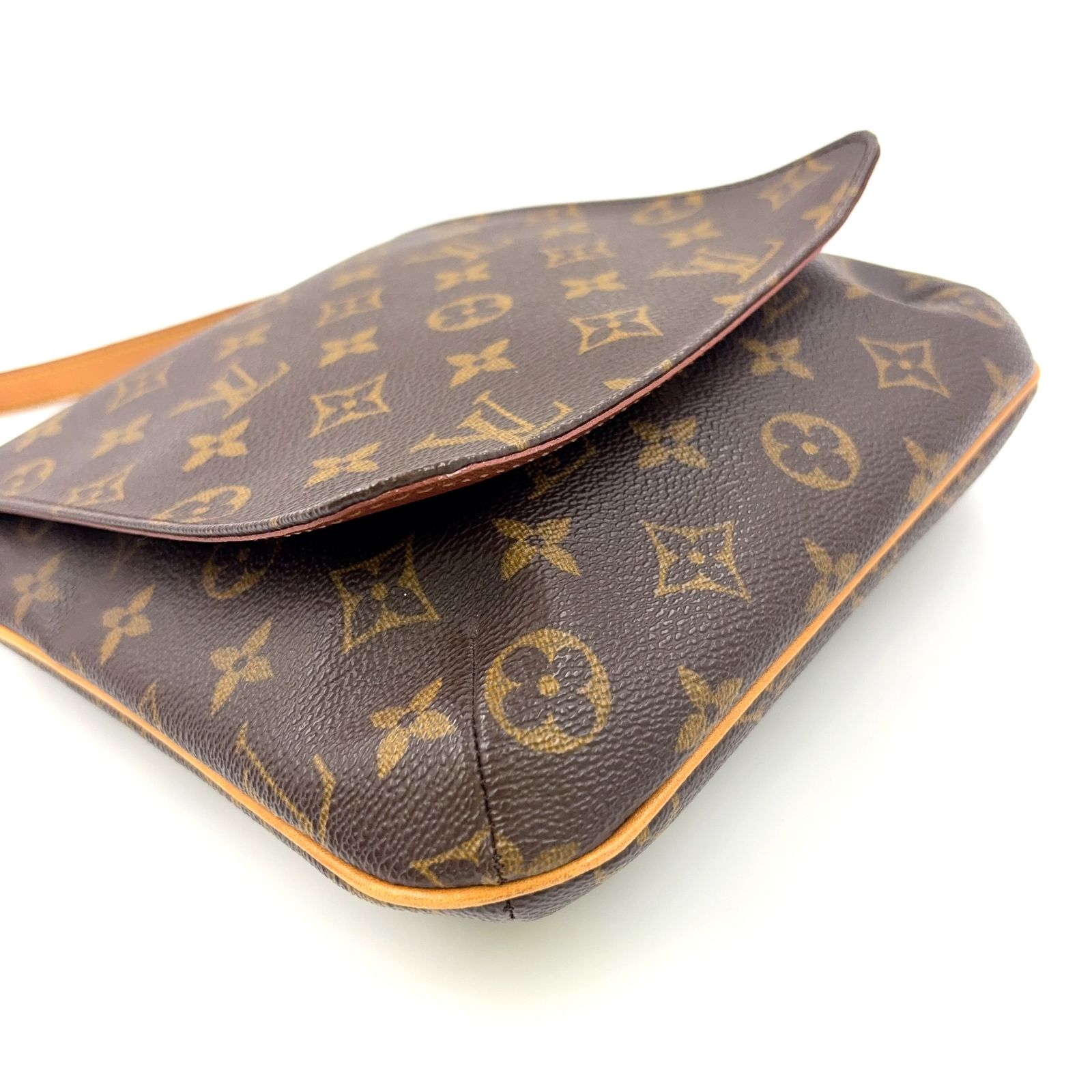 LOUIS VUITTON ルイ・ヴィトン ミュゼットサルサ ショート