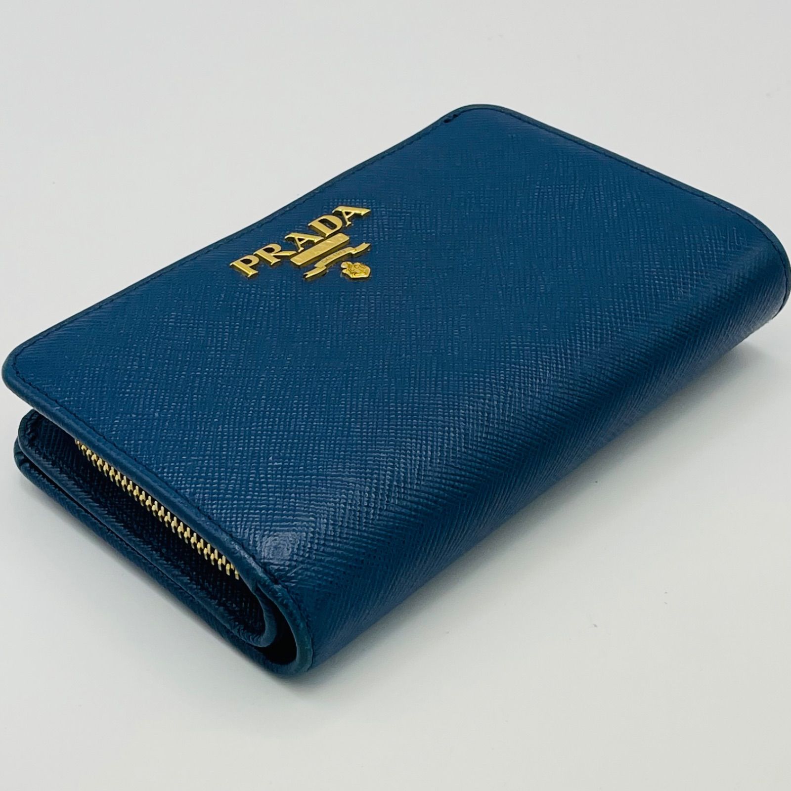 ✨美品✨ プラダ 二つ折り プラダ PRADA 財布 2つ折り財布 ✨美品✨ プラダ 二つ折り プラダ PRADA 財布 2つ折り財布