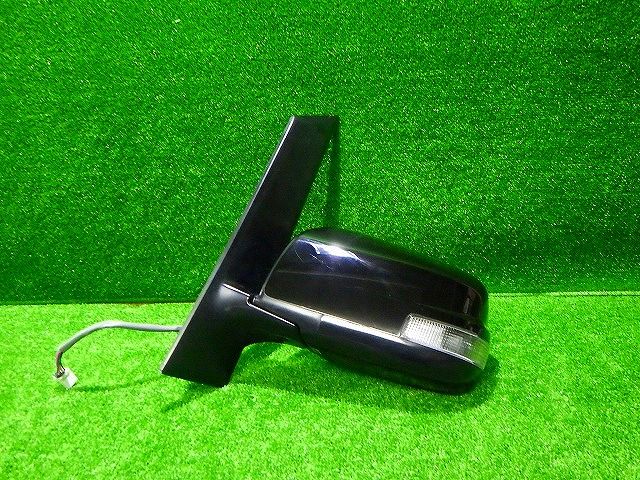 セレナ 左ドアミラー C25 NC25 カラーKH3 8P 日産 比較的綺麗 セレナ 左ドアミラー C25 NC25 カラーKH3 8P 日産 比較的綺麗