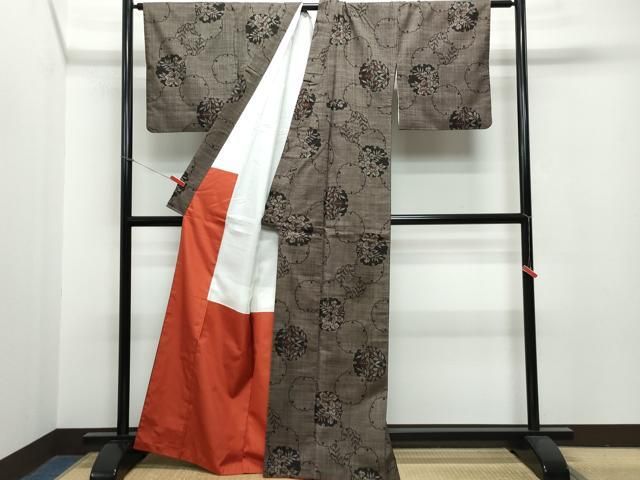 平和屋着物○本場大島紬 7マルキ 泥染め 雪輪南天花文 正絹 逸品  