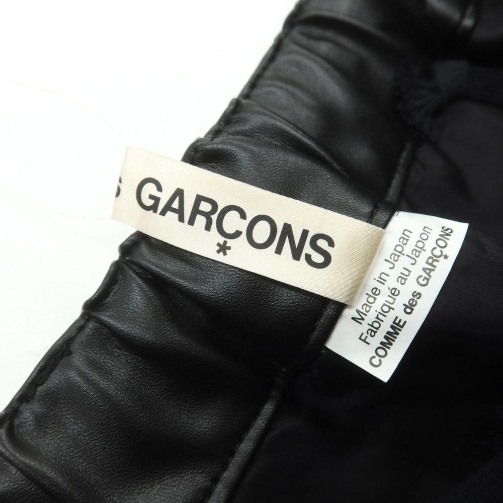 des GARCONS