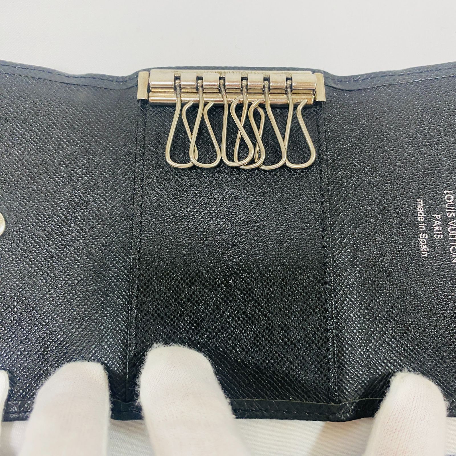 美品】LOUIS VUITTON ルイヴィトン キーケース 6連 黒 ブラック 美品】LOUIS VUITTON ルイヴィトン キーケース 6連 黒 ブラック