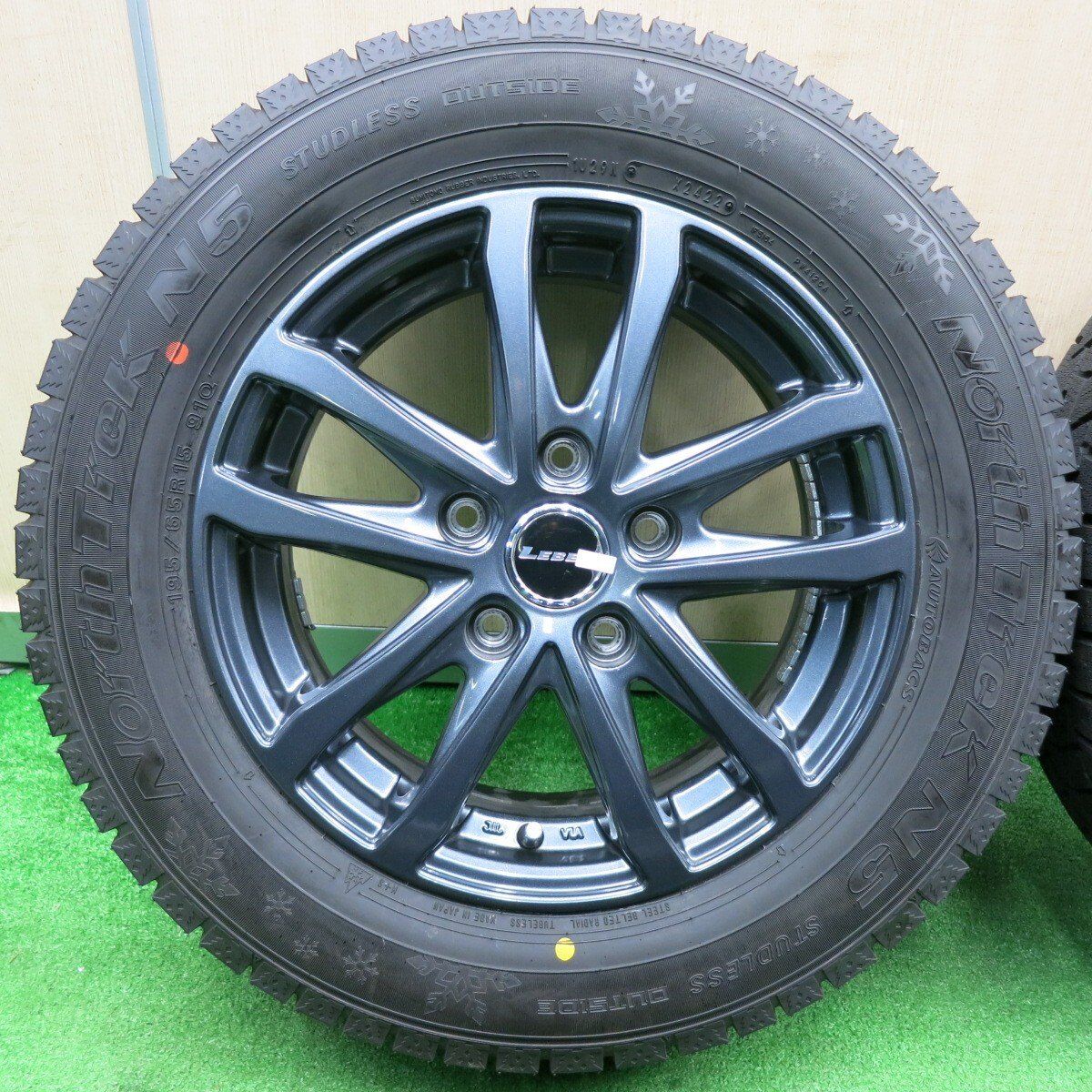 バリ溝！22年！キレイ！ほぼ10分☆スタッドレス 195/65R15