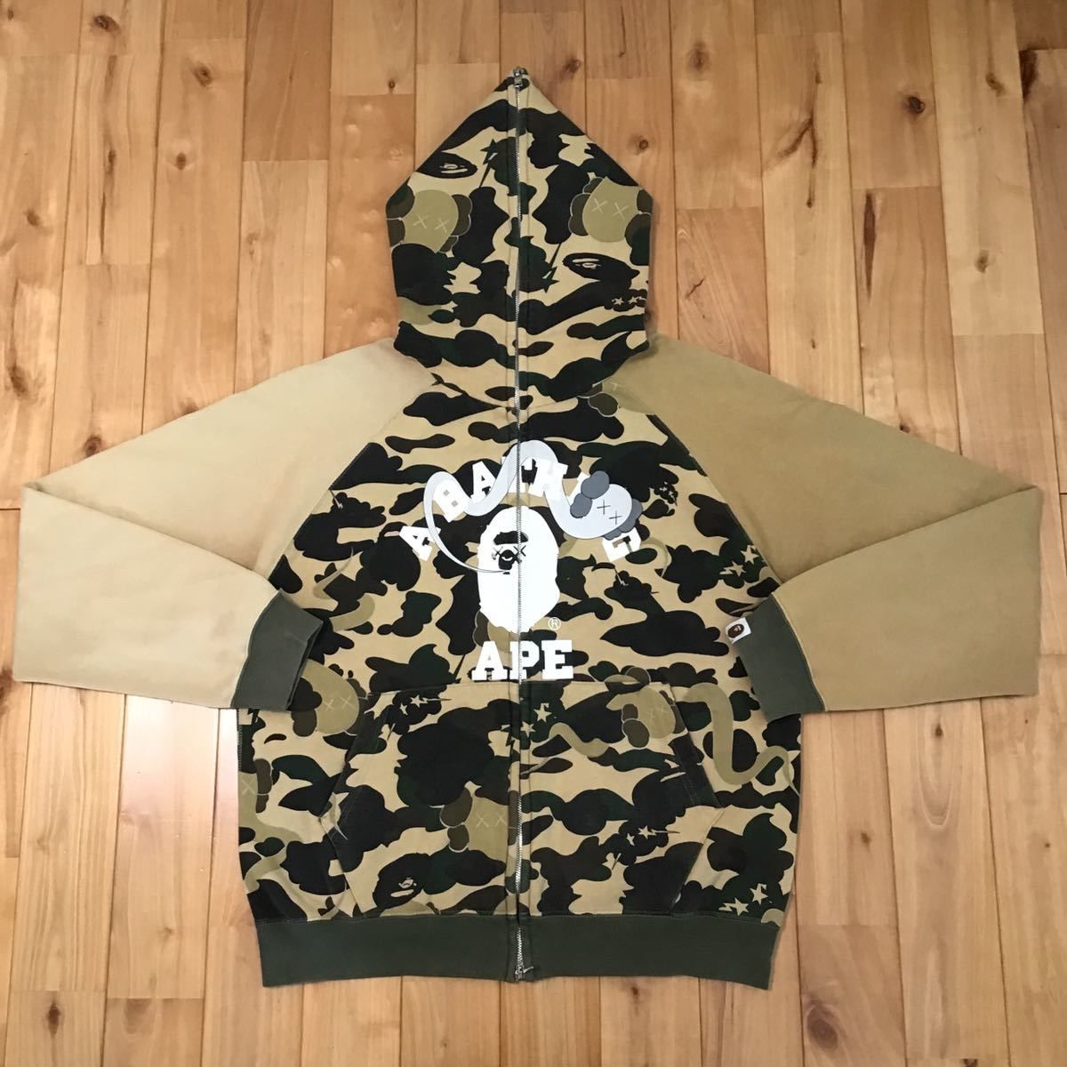 ☆激レア☆ kaws × bape crazy 1st camo yellow パーカー Sサイズ a