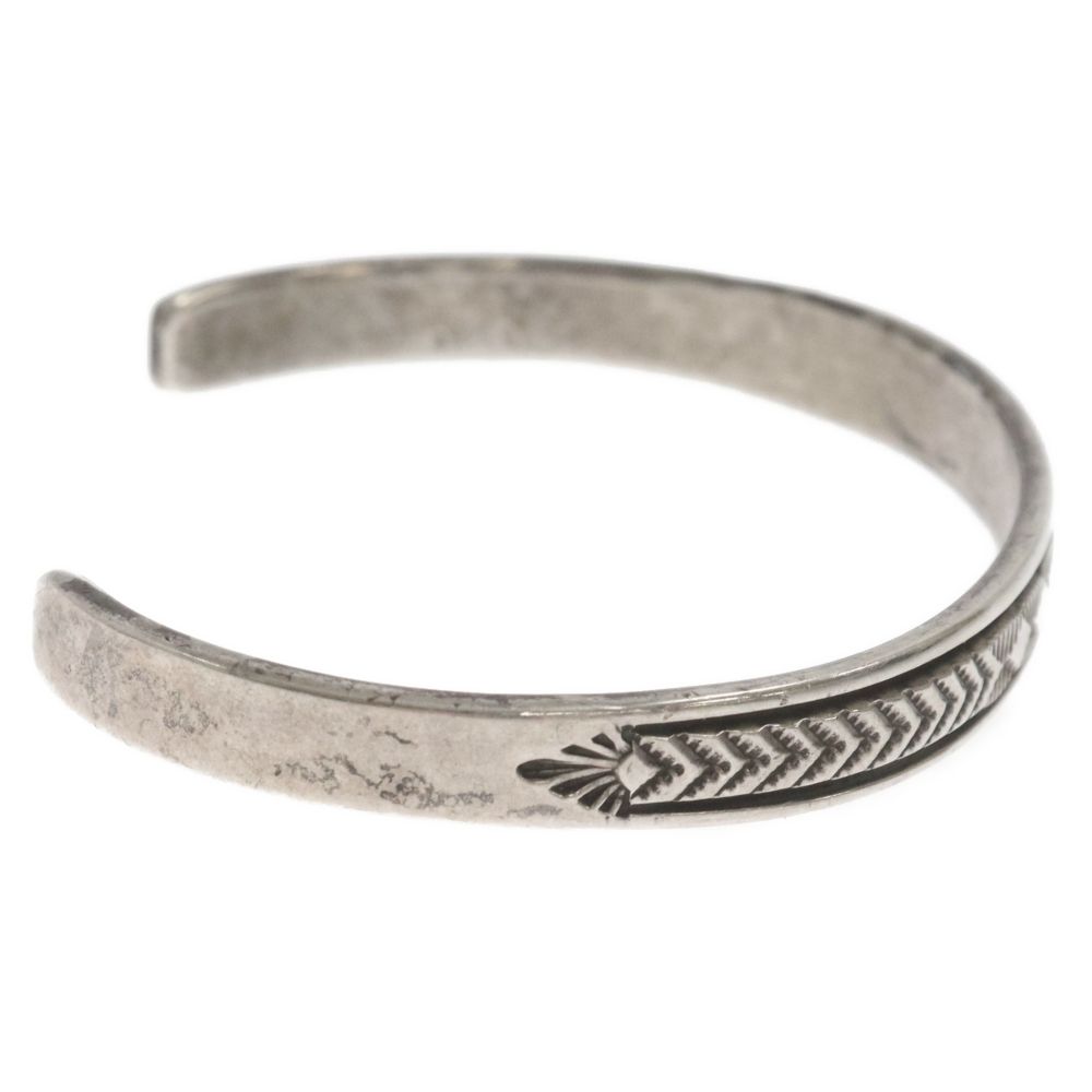 インディアンジュエリー シルバー バングル ナバホ族 ブルースモーガン こんにちわ☀️SILVER501です。 今日は、ブルースモーガン