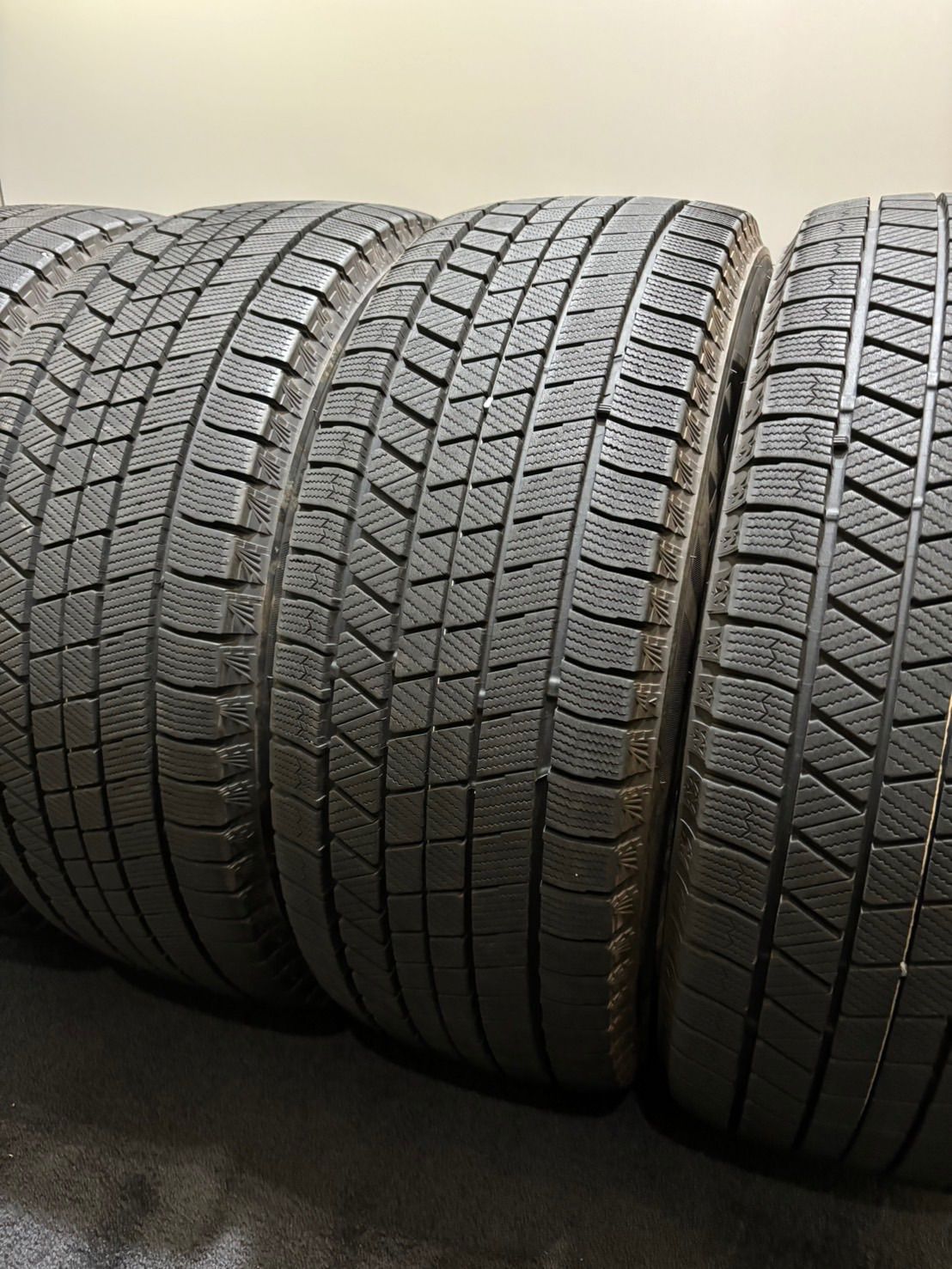 ☆225/55R17 BRIDGESTONE/VRX3 21年製 スタッドレス 4本 ブリヂストン ブリザック XV フォレスター (南8-F873)  - メルカリ