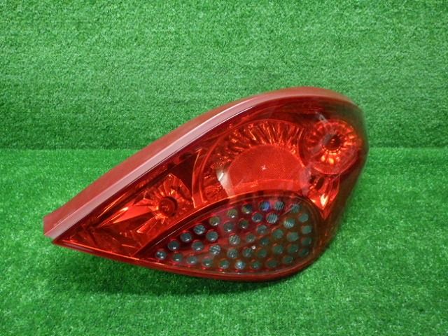 プジョー 5FW 207 右テールレンズ 9680179080 230620046