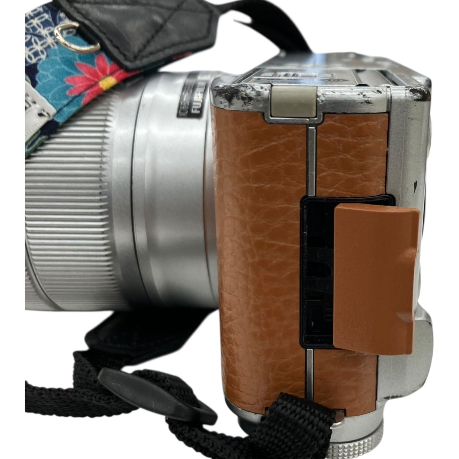 186000 現状品 FUJIFILM X-A5レンズキット ブラウンミラーレス一眼 