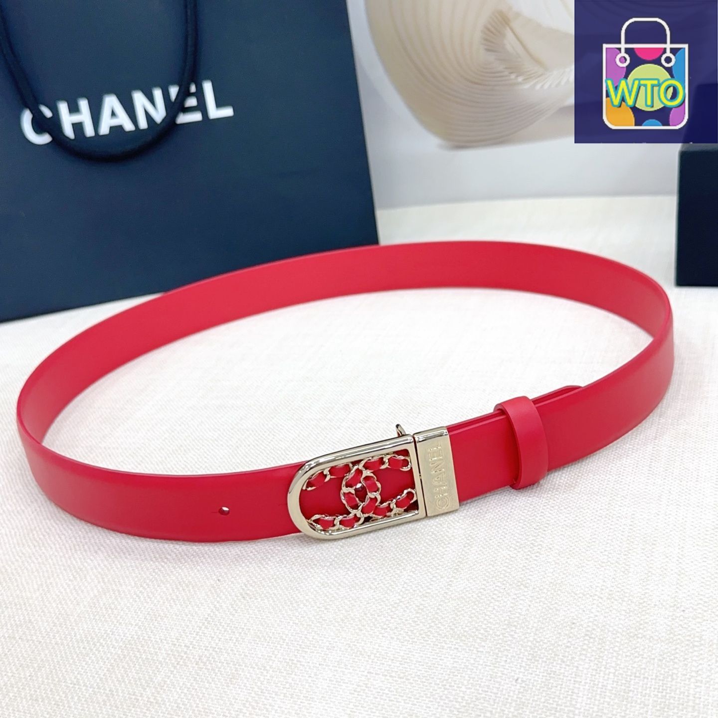 貴重なビンテージ物 CHANEL レッドレザーベルト 【公式通販】