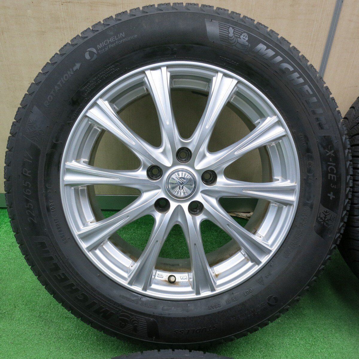 価格改定/中古・美品)2019年製ミシュランX-ICE3+ 225/65 R17 102T