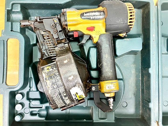 歓迎 日立工機 65mm高圧ロール釘打機 NV65HMJ ケース付