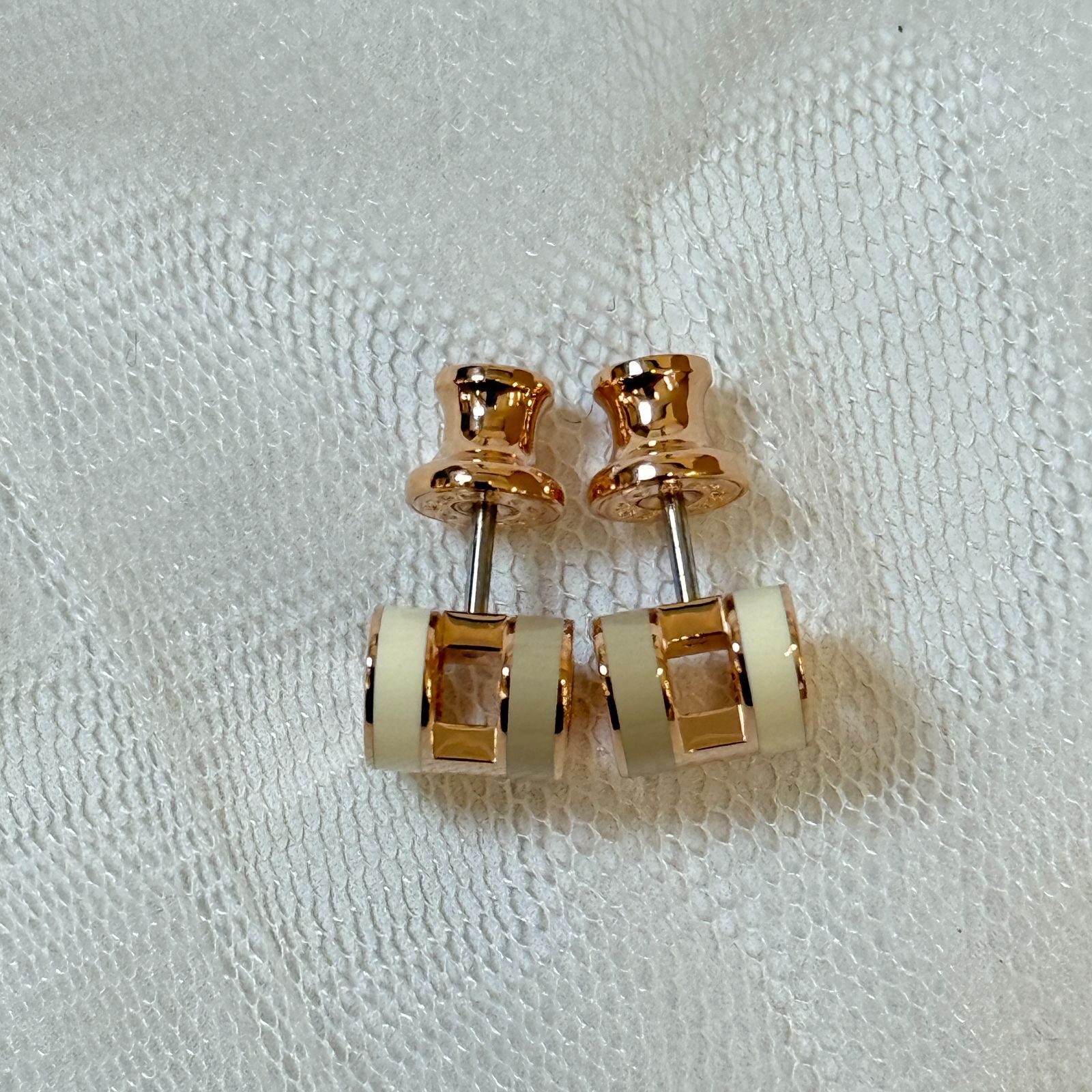 ホワイト ピンクゴールド