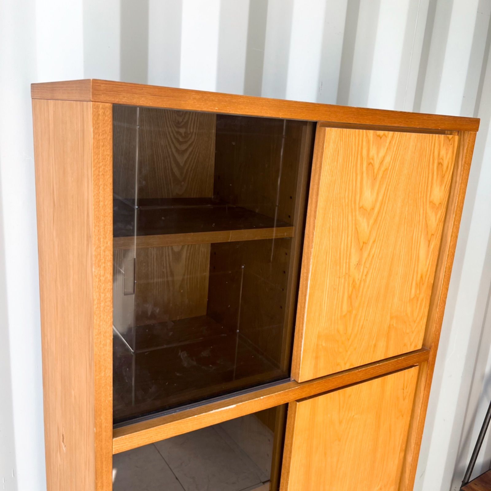 取付無料！フランフラン アコルド タモ材ブックシェルフ ブラックガラス戸付き本棚 取付無料！フランフラン アコルド タモ材ブックシェルフ ブラック