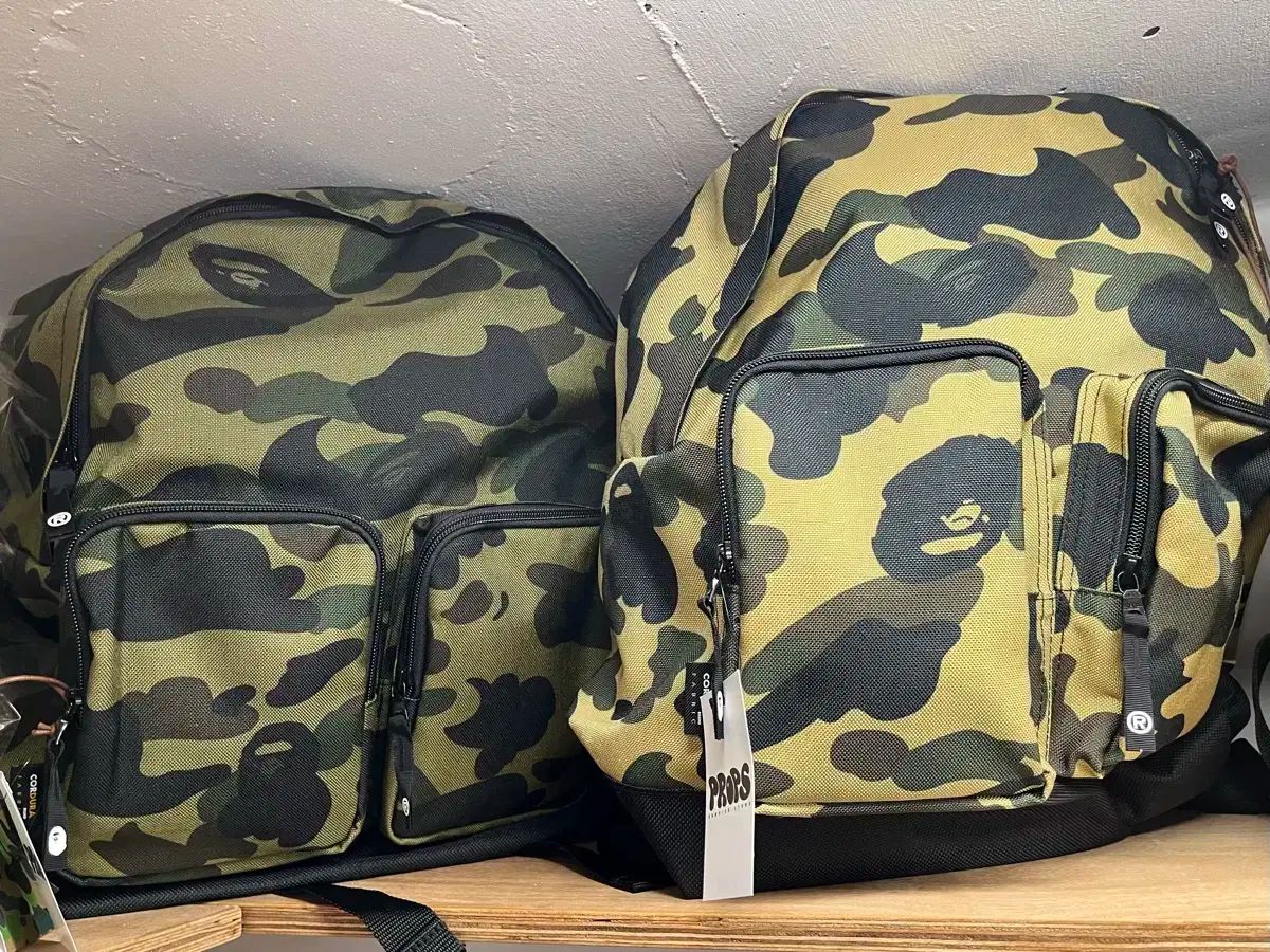 A BATHING APE アベイシングエイプ イェロー カモフラ バックパック