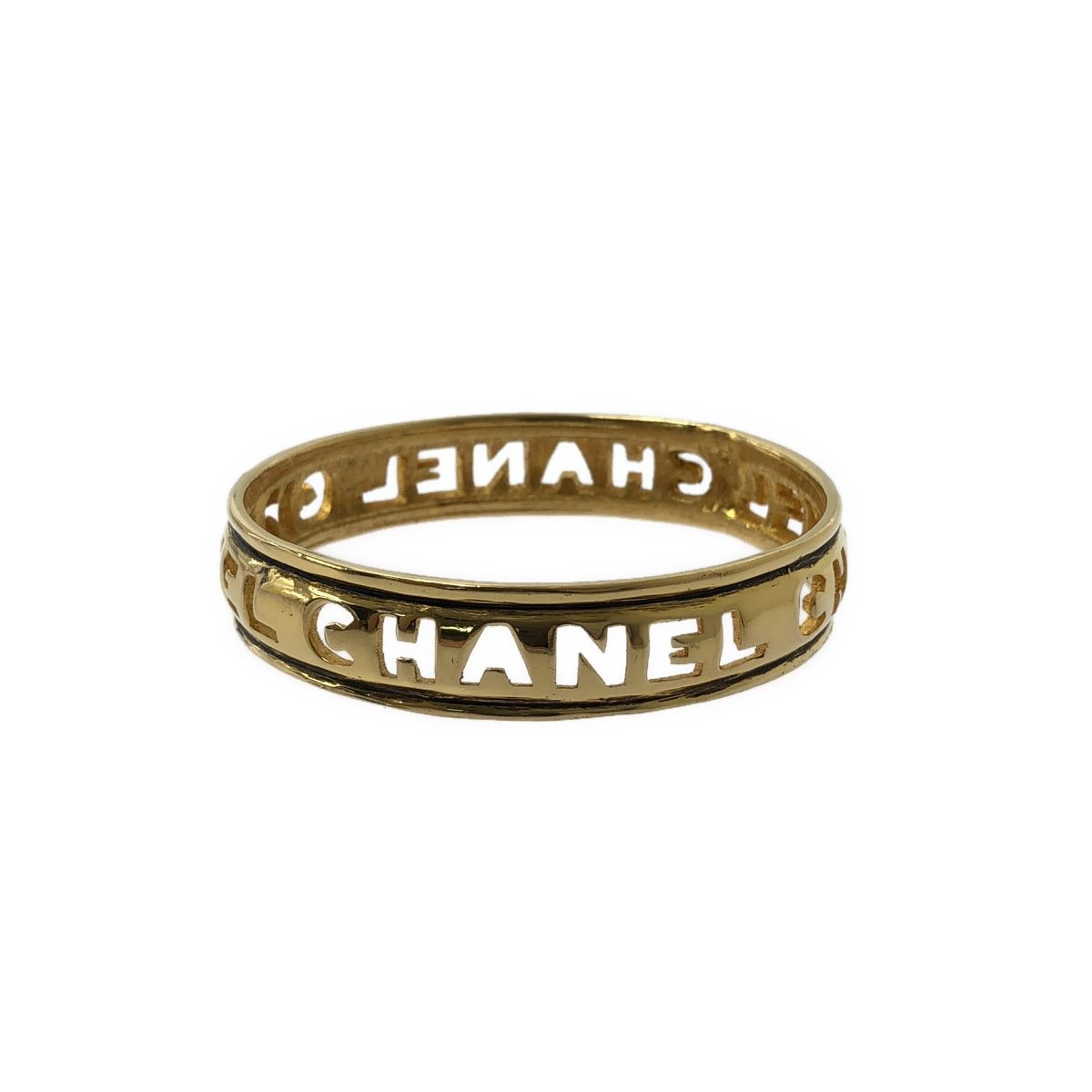 CHANEL パール ロゴ ゴールド バングル シャネル CHANEL / シャネル | ロゴ カットアウト バングル ブレスレット