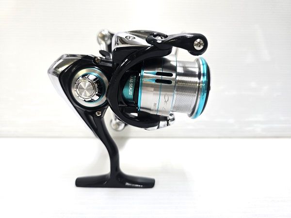 中古品】 ダイワ Daiwa スピニングリール 19 エメラルダス
