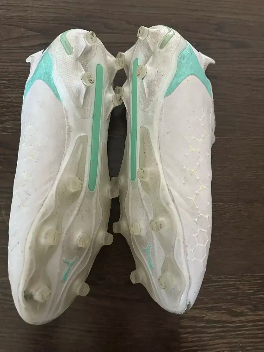 サッカーシューズ 270