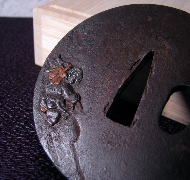 時代武具 鉄地鍔 金銀銅色絵象嵌 布袋の図 江戸時代/25d001