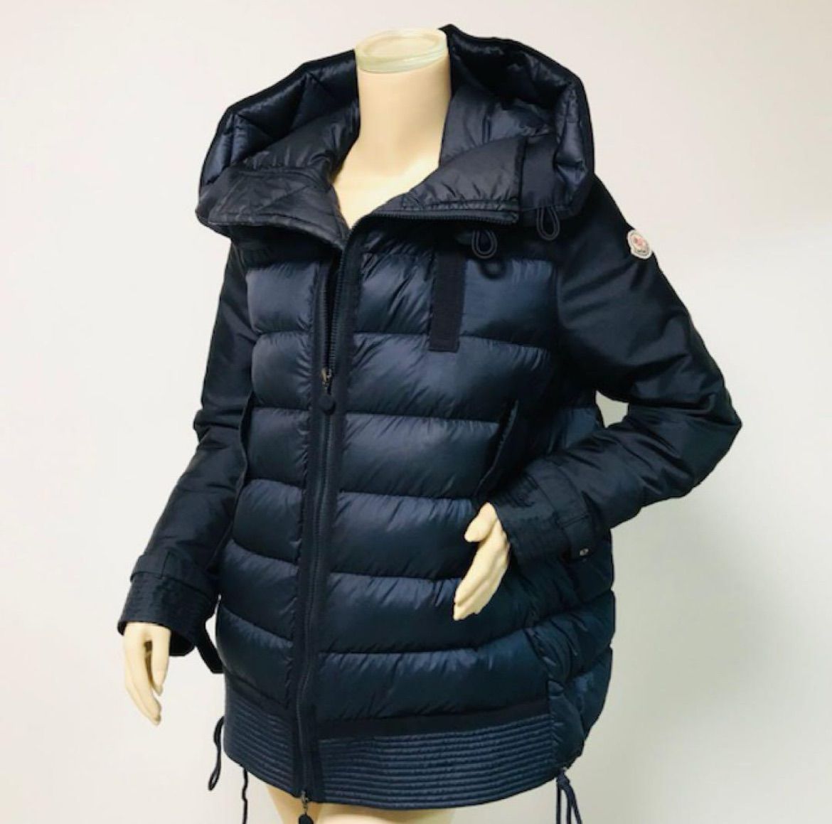 MONCLER☆モンクレール・HARRIET レディース ブランドアイコン