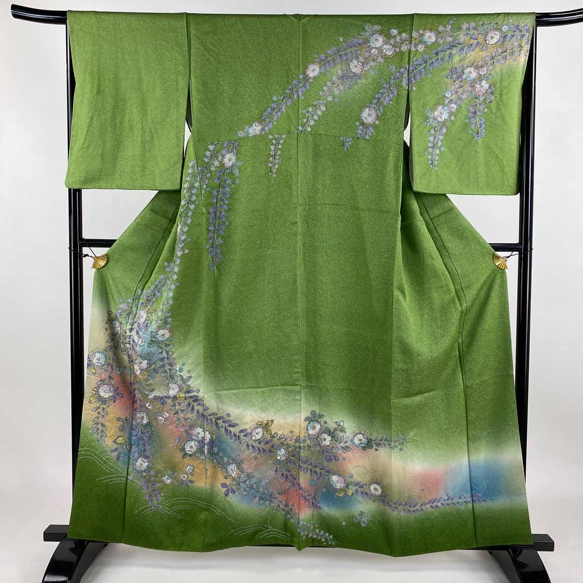 鈴乃屋　超美品　正絹　長襦袢　袖無双　着物  132 刺繍襟　薄緑 横幅たっぷり 訪問着 身丈160cm 裄丈64.5cm M 袷 鈴乃屋 草花 流水 金彩 絞り