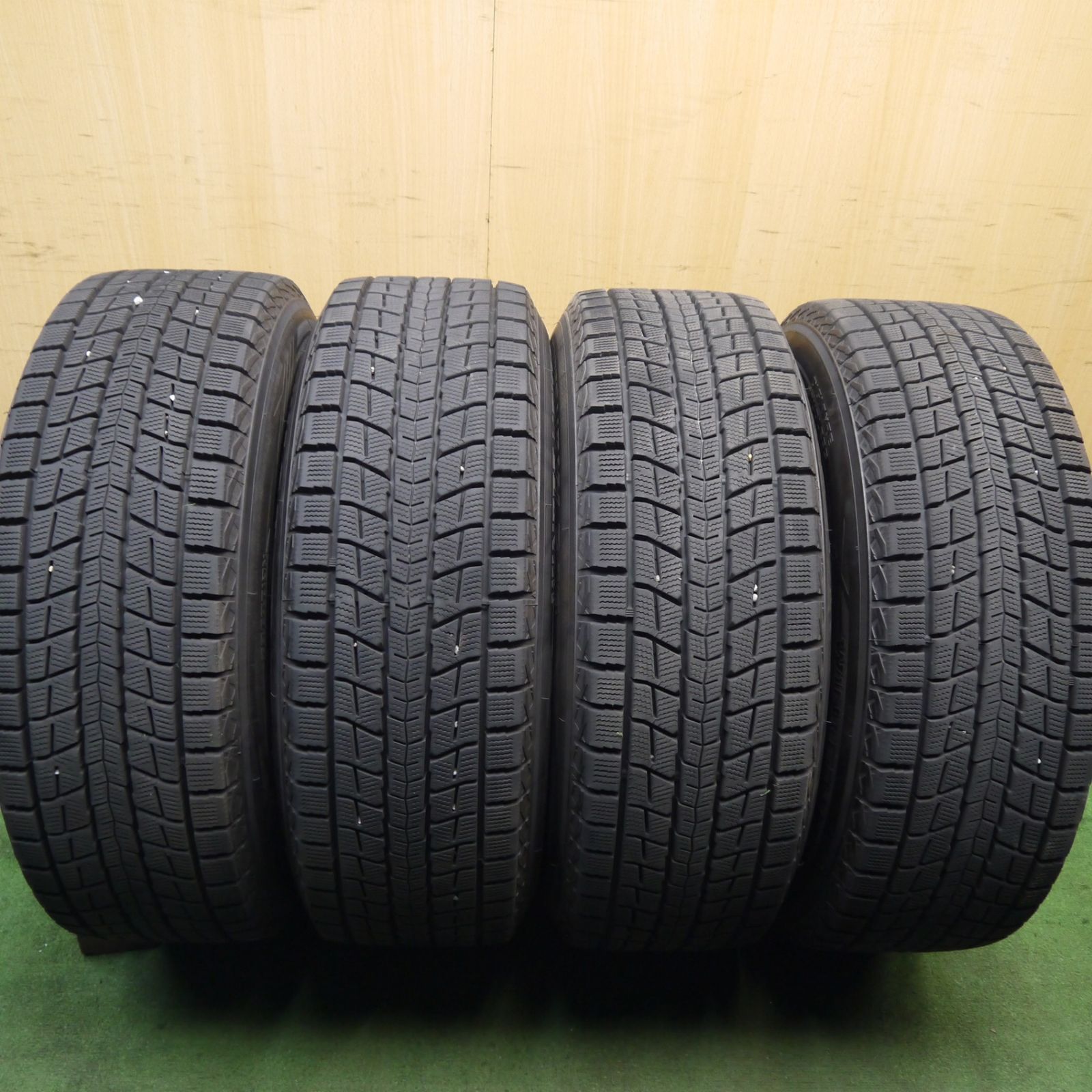 アウディQ3スタッドレス17インチユーロテックホイールセット