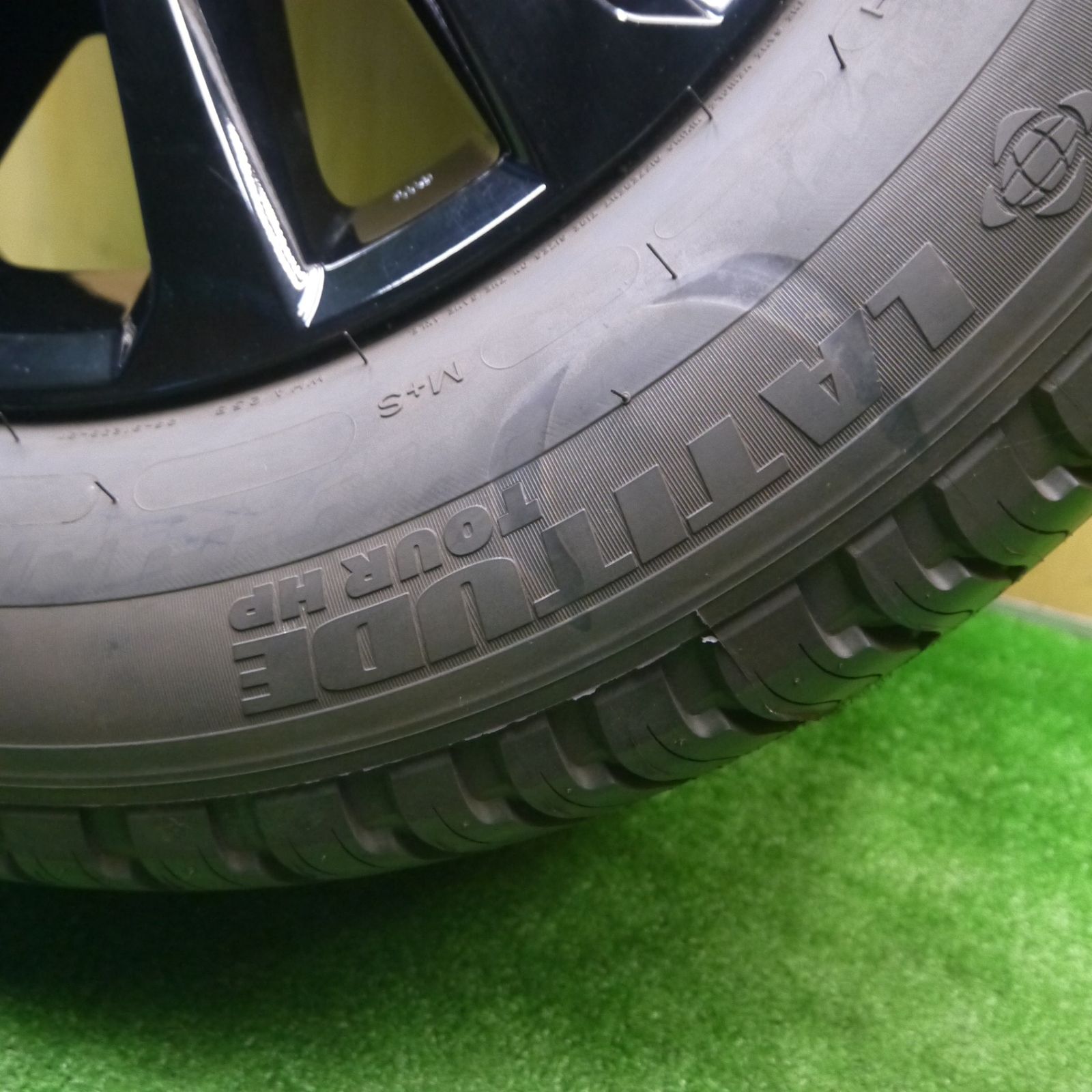 美品】ミシュラン タイヤM+S プラドマッドブラックエディション純正