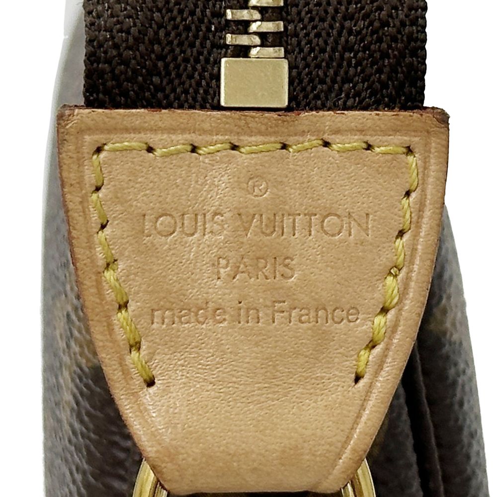 VUITTON ポーチ