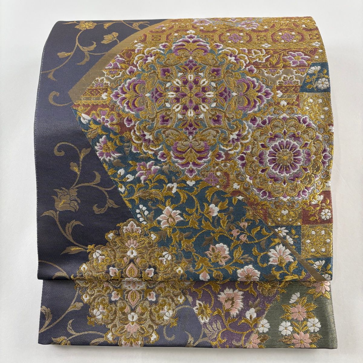 袋帯 美品 名品 じゅらく 落款 帝王紫 華文 花唐草 金糸 箔 灰紫