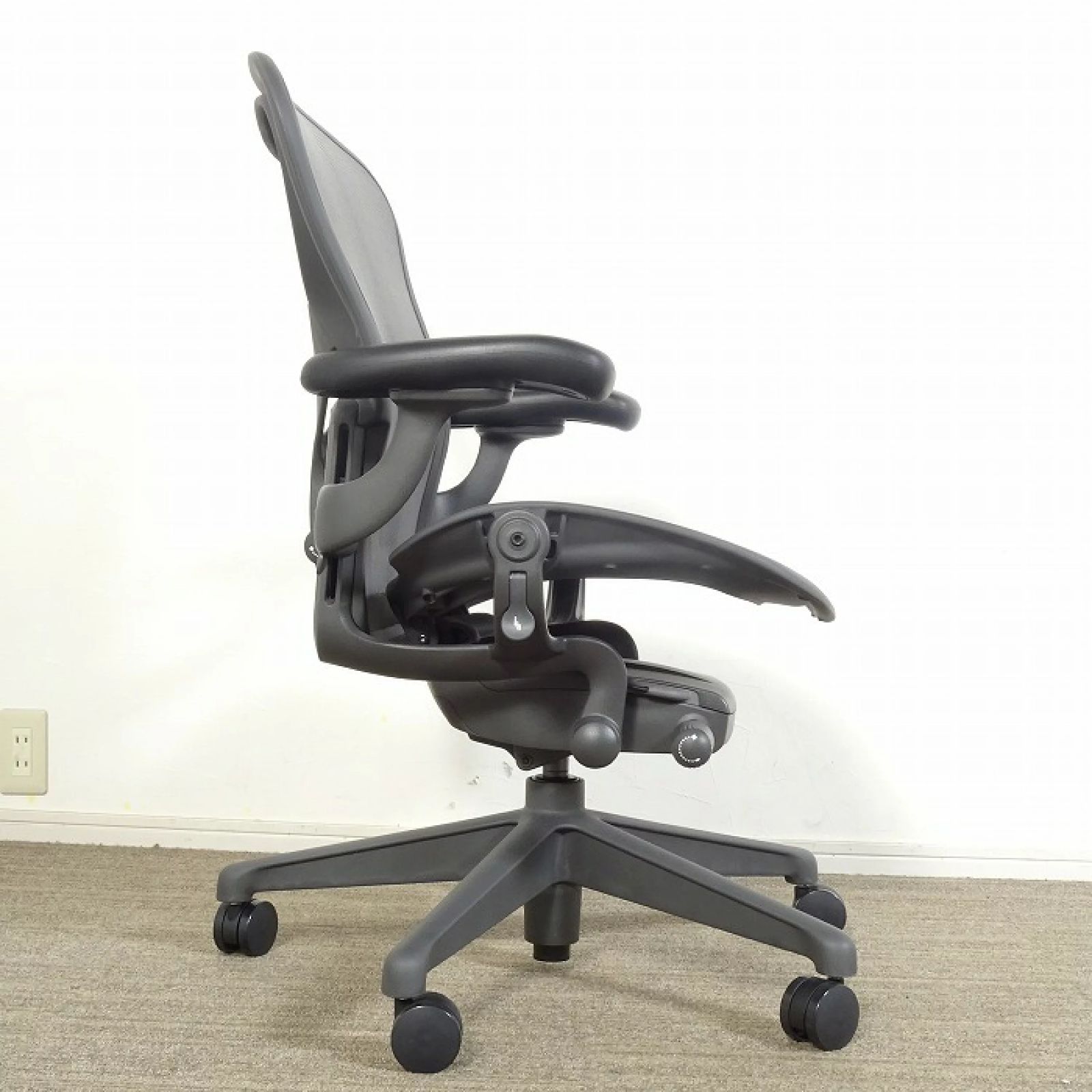 ◾︎SELUNO◾︎ 【展示超美品】Herman Miller(ハーマンミラー  