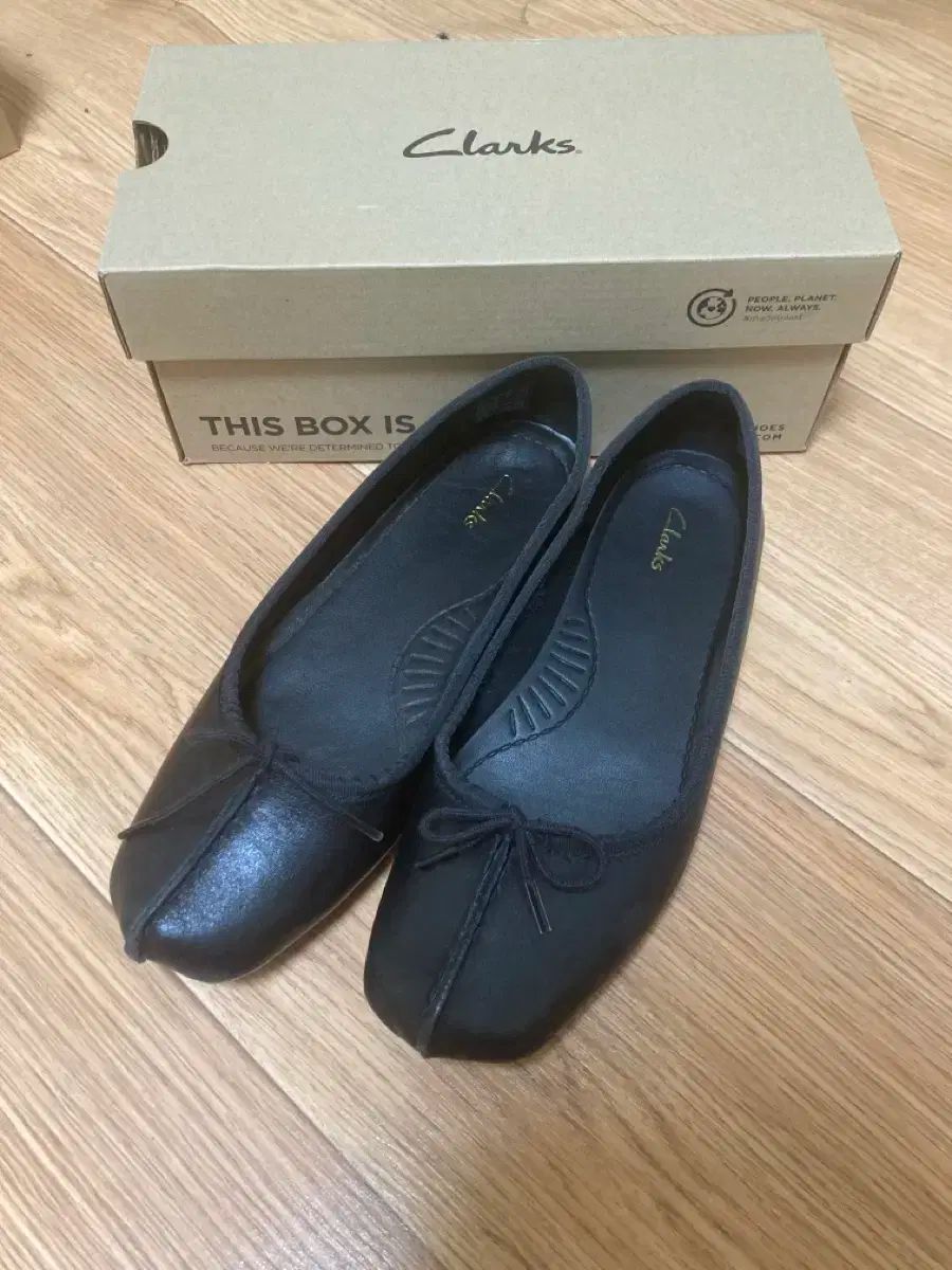 Clarks クラークス そばかす 235