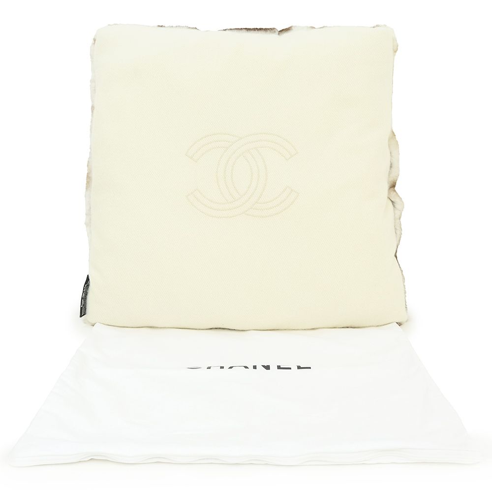 シャネル ココマーク クッション カシミヤ 100％ オリラグ 100