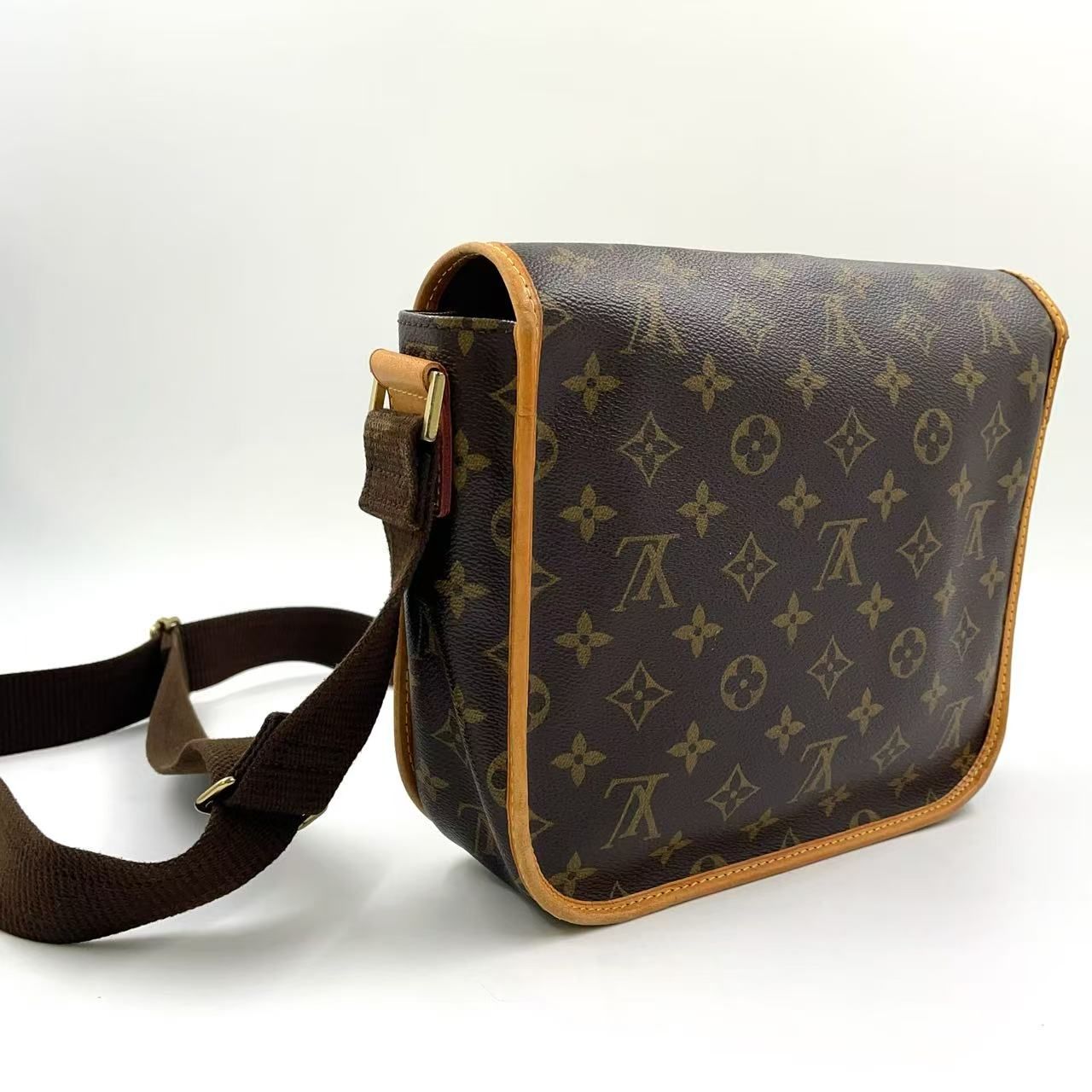 LOUIS VUITTON メッセンジャーPM ボスフォール ショルダーバッグ LOUIS VUITTON メッセンジャーPM ボスフォール モノグラム